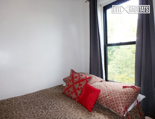 Foto del edificio - 165 Halsey St