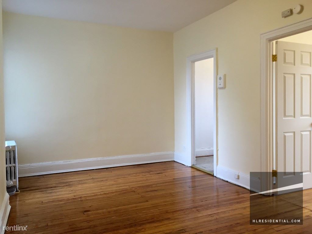 Foto principal - 2309 Steinway St