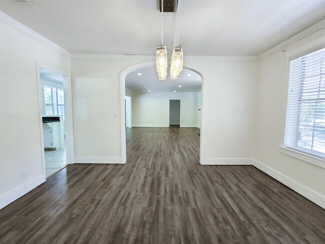 Building Photo - 2249 W James Lee Blvd