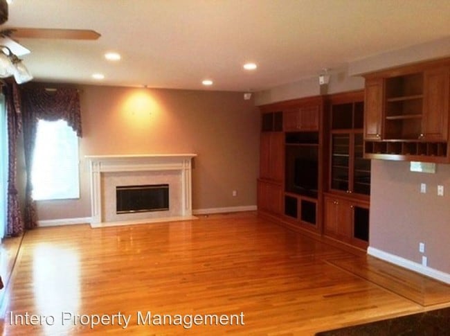 Building Photo - 23535 Oak Valley Rd