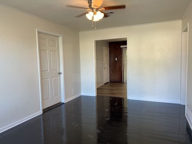 Building Photo - 908 Jefferies, Killeen