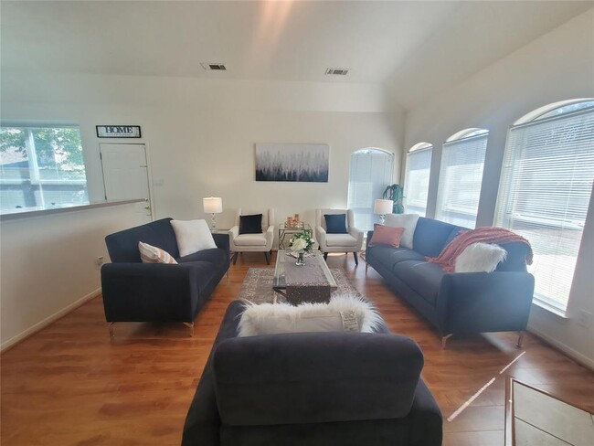 Foto del edificio - 4903 Falls Cir