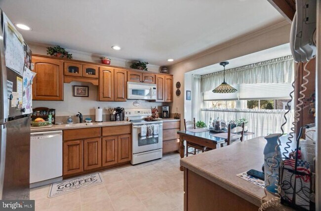 Foto del edificio - 7720 Bristol Square Ct