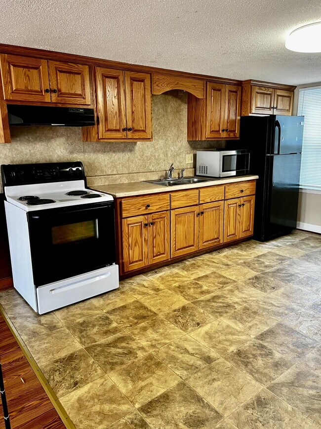 Building Photo - Charming 1-Bedroom Upstairs Unit in Dunn, NC!