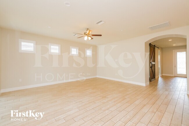 Building Photo - 16303 Treasure Point Dr