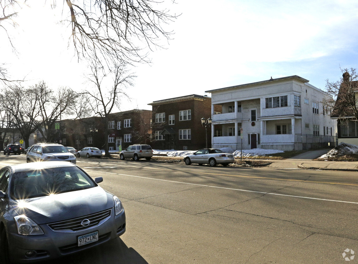 Building Photo - 1708 Grand Ave