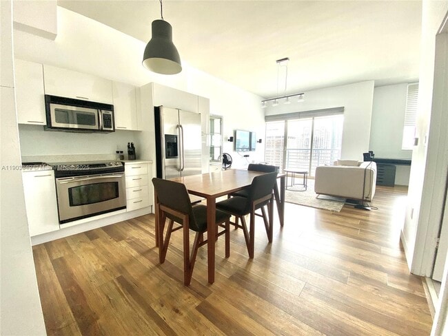 Foto del edificio - 133 NE 2nd Ave