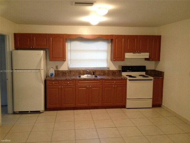 Foto del edificio - 3 br, 2 bath House - 322 N 61st Ter # 324