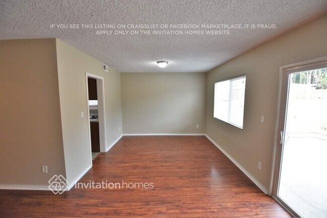 Foto del edificio - 15857 Liggett St