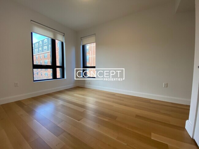 Building Photo - 150 Camden St