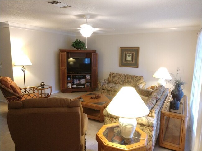 Building Photo - Seasonal Short-Term Single-Family Heated P...