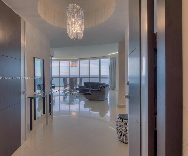 Foto del edificio - 18101 Collins Ave