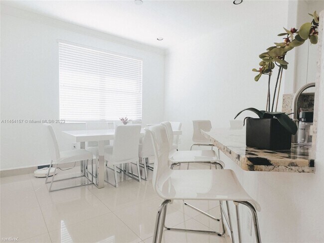 Foto del edificio - 3 br, 2.5 bath House - 8167 NW 108th Ct