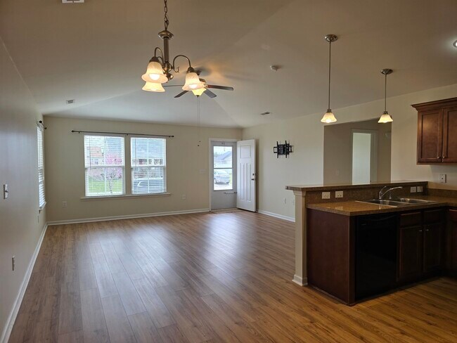 Foto del edificio - 1328 Valor Rd