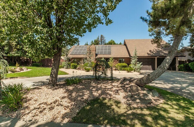 Foto del edificio - Stunning Woodward Park, Northeast Fresno, ...