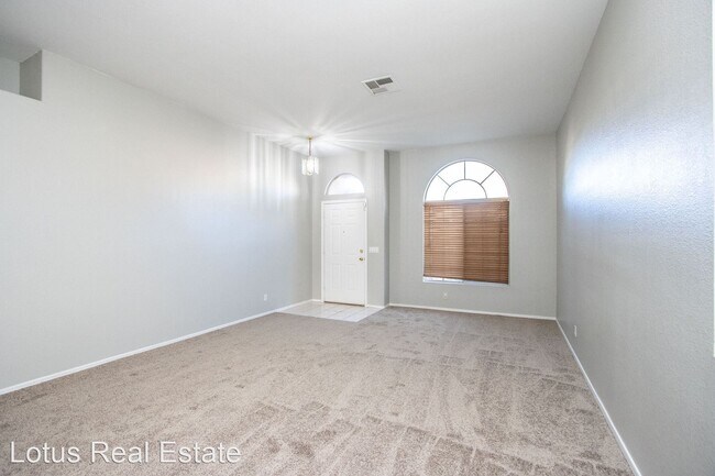 Building Photo - 3 br, 2 bath House - 4791 W Toledo St.