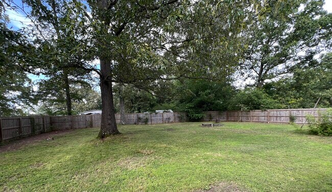 Foto del edificio - 1015 Kingston Springs Rd