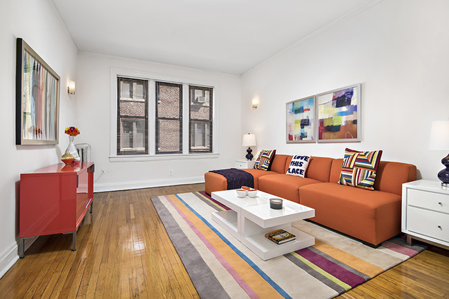 Foto del edificio - 632 W Addison St