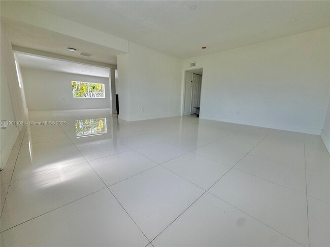 Foto del edificio - 5101 SW 112th Pl