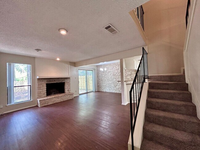 Building Photo - 3617 Summit Bend