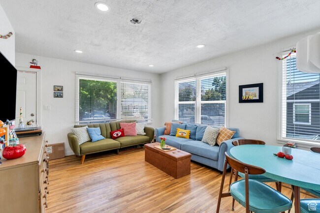 Foto del edificio - Provo Duplex - Downstairs