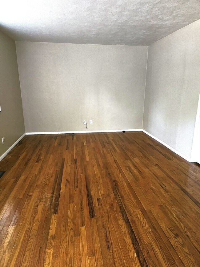 Building Photo - Updated 1 bedroom 1 bath