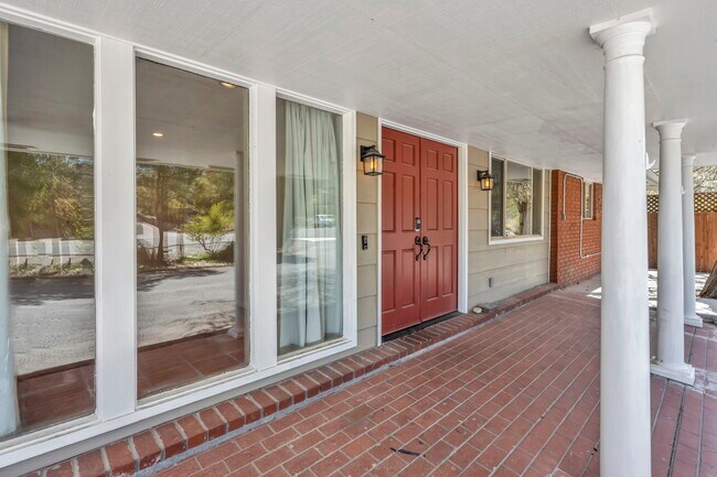 Building Photo - 3197 Susileen Dr