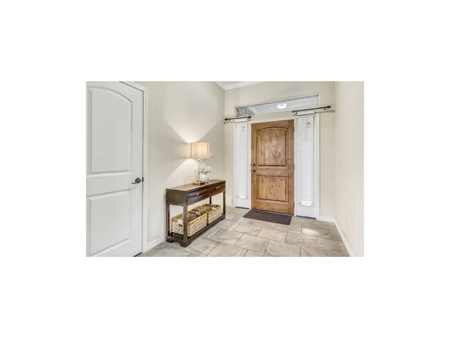 Foto del edificio - 2531 Kinnersley Ln