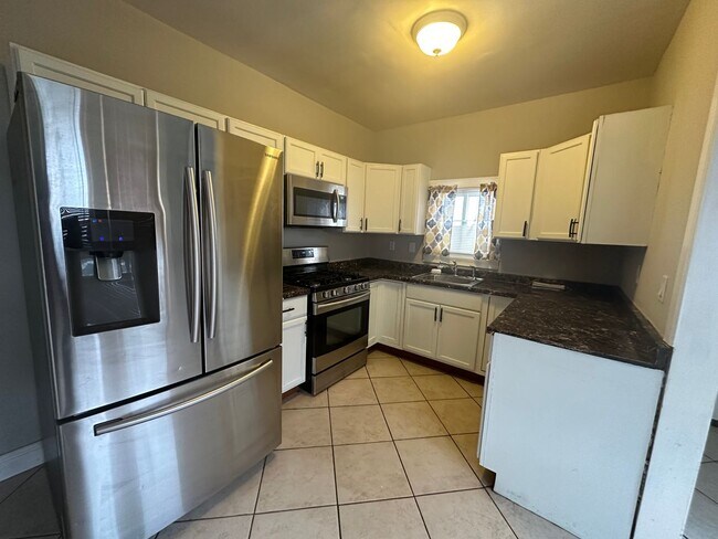 Foto del edificio - 4012 Archwood Ave