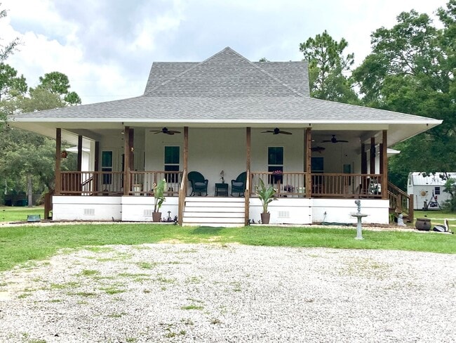 Foto del edificio - Tranquil Porch Retreat