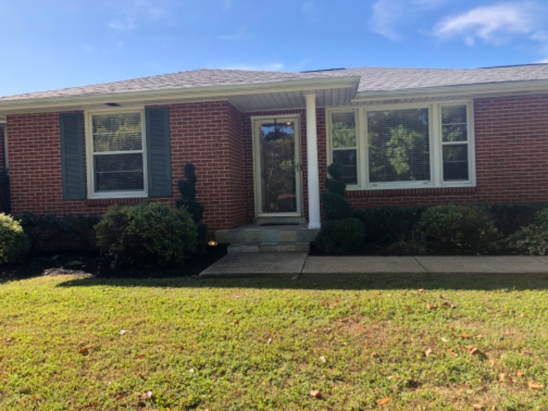 Primary Photo - 208 General Roberts Dr