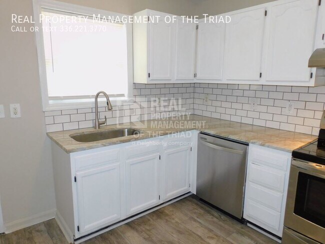 Building Photo - Updated 3 bed/2 bath bungalow in High Point