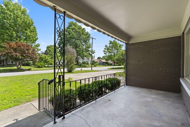 Foto del edificio - 1054 E Kingsbury St