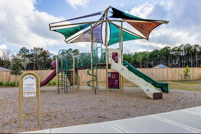 Building Photo - 22463 Douglas Ct