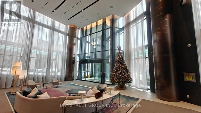 Photo du bâtiment - 575 Bloor St E