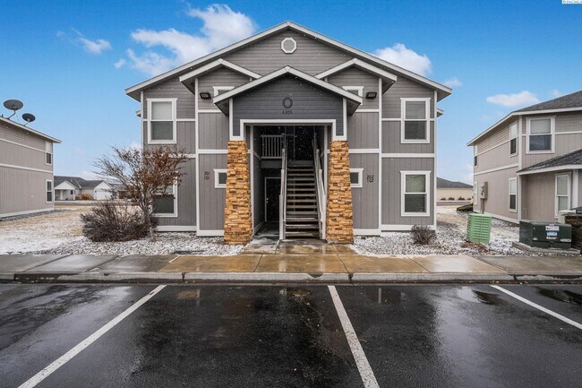 Building Photo - 6305 Chapel Hill Blvd