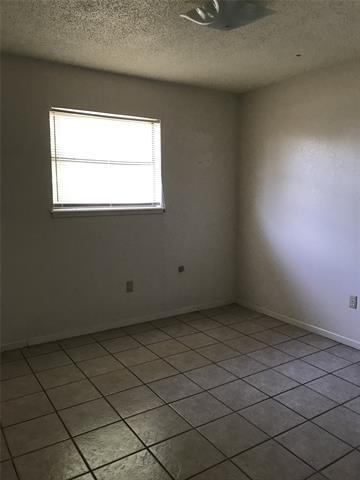 Building Photo - 8 Ron Cir