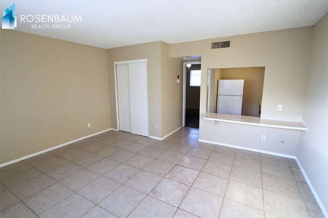 Foto del edificio - 9230 N 6th St