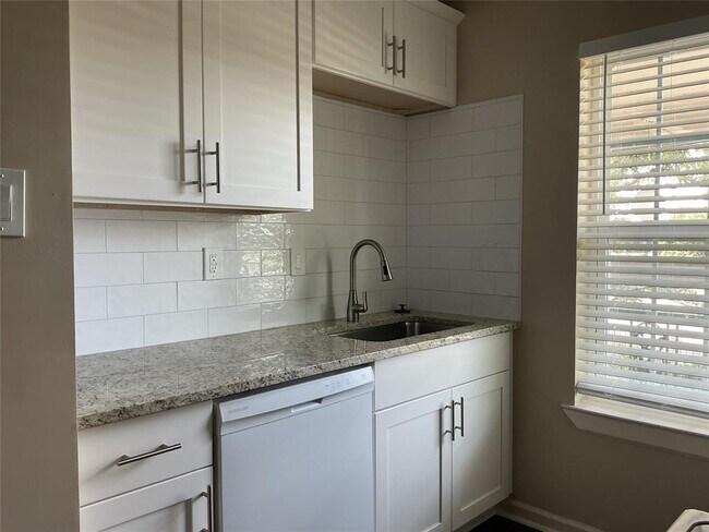Foto del edificio - 5550 N Braeswood Blvd