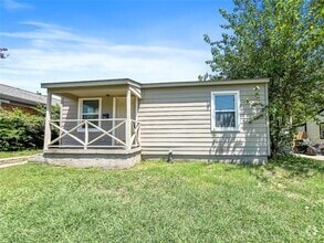 Building Photo - 2421 Stovall Dr