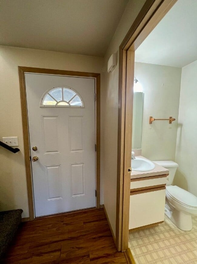 Foto del edificio - PENDING APPLICATION;  Pet Friendly 3 BD Townhome