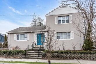 Building Photo - 1200 Bridge St