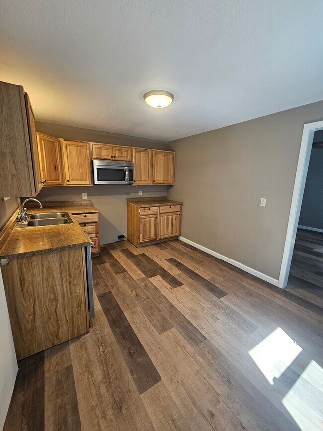 Foto del edificio - 2 bedroom | 1 bathroom | 1 car detached shop or garage | Large lot | Pets welcome!