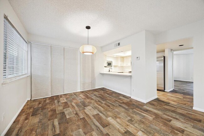 Foto del edificio - 2261 Triway Ln
