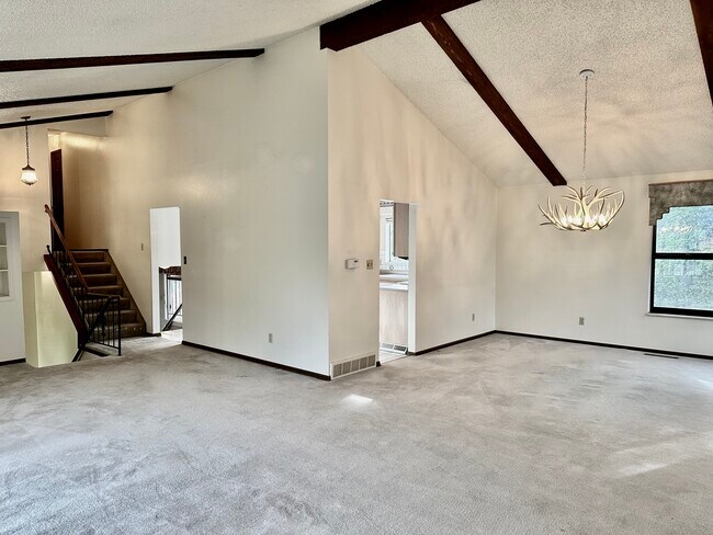 Building Photo - 6955 Mikado Ln