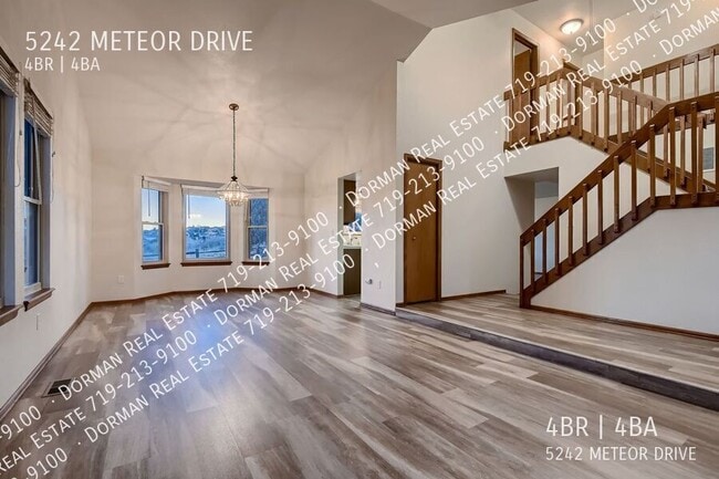 Building Photo - 5242 Meteor Dr