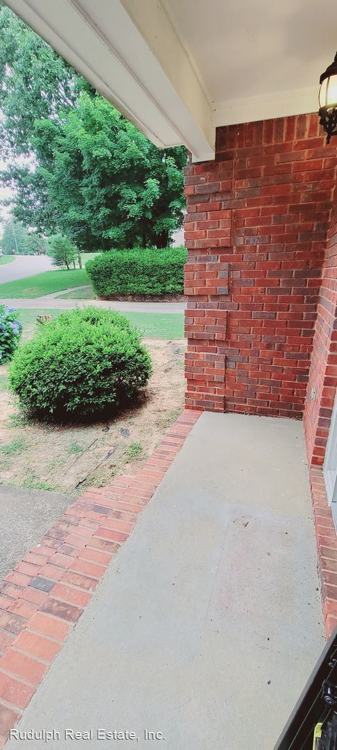 Foto del edificio - 4 br, 3.5 bath House - 1813 Strawberry Lane
