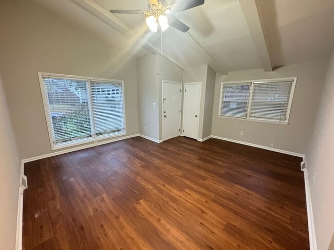 Building Photo - Caldwell Duplex