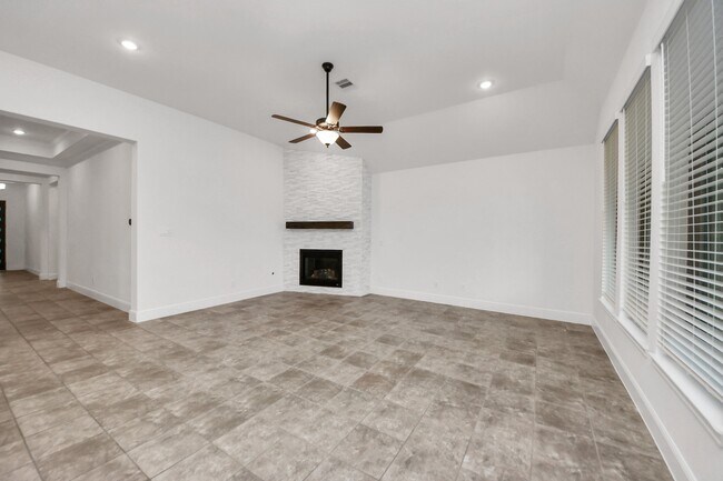 Foto del edificio - 14807 Providence Manor Way