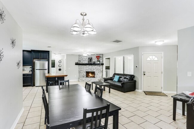 Foto del edificio - Pool Home in SW Gainesville